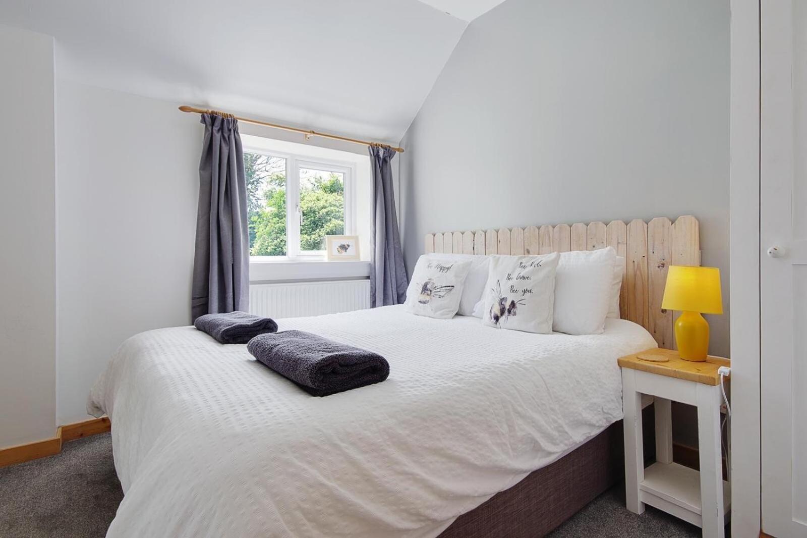 Hilltop Farm Lodge *