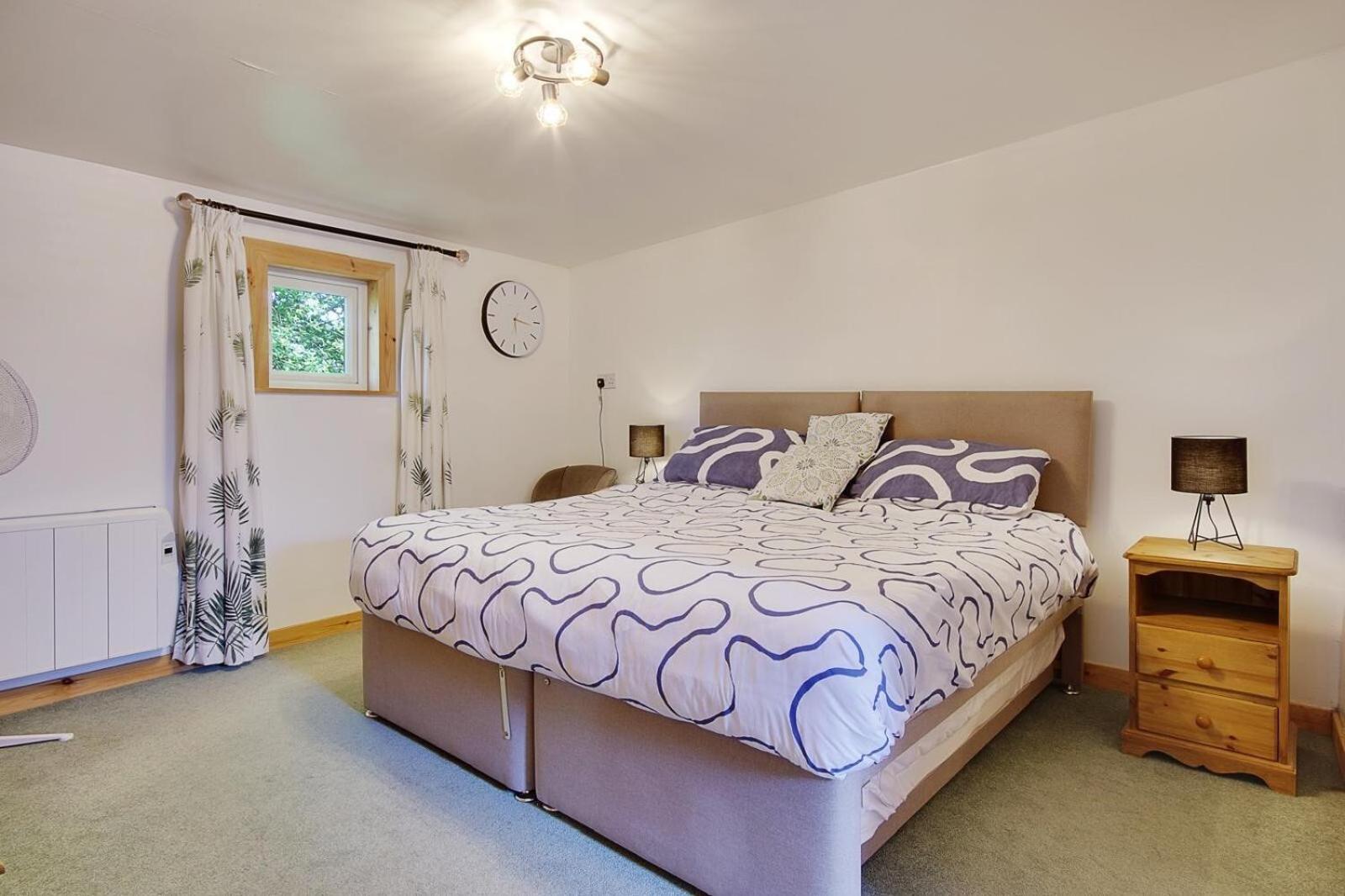 Hilltop Farm Lodge *