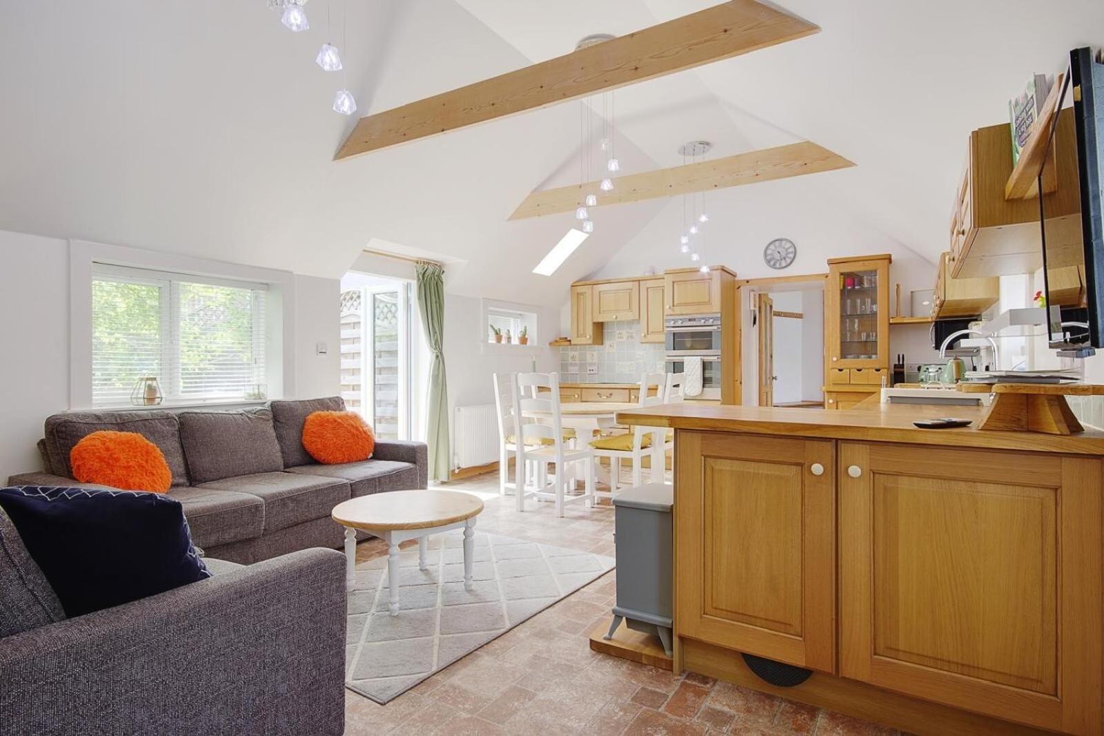 Hilltop Farm Lodge *