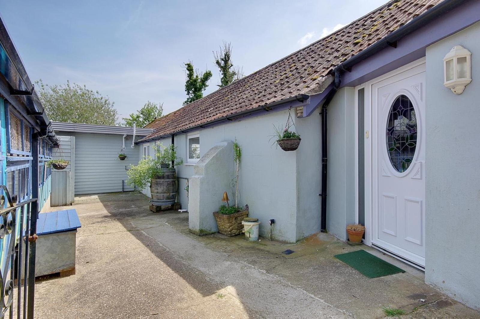 Hilltop Farm * Sturminster Newton